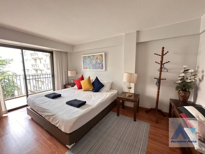 9  3 br Apartment For Rent in Sathorn ,Bangkok BTS Sala Daeng - MRT Lumphini at A cozy apartment  AA44130