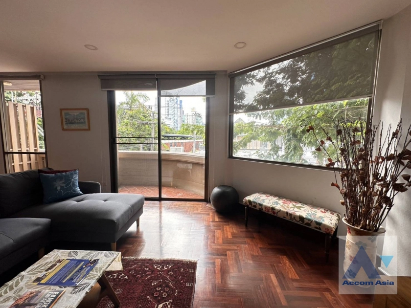 4  3 br Apartment For Rent in Sathorn ,Bangkok BTS Sala Daeng - MRT Lumphini at A cozy apartment  AA44130