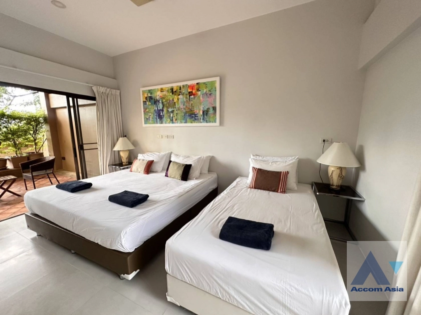 13  3 br Apartment For Rent in Sathorn ,Bangkok BTS Sala Daeng - MRT Lumphini at A cozy apartment  AA44130