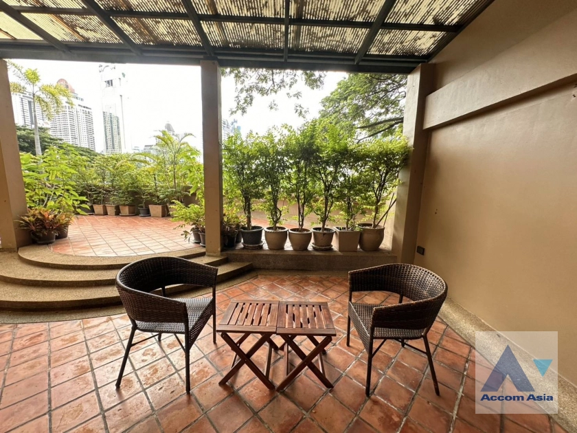 unitHuge Terrace, Duplex Condo |  3 Bedrooms  Apartment For Rent in Sathorn, Bangkok  near BTS Sala Daeng - MRT Lumphini (AA44130)