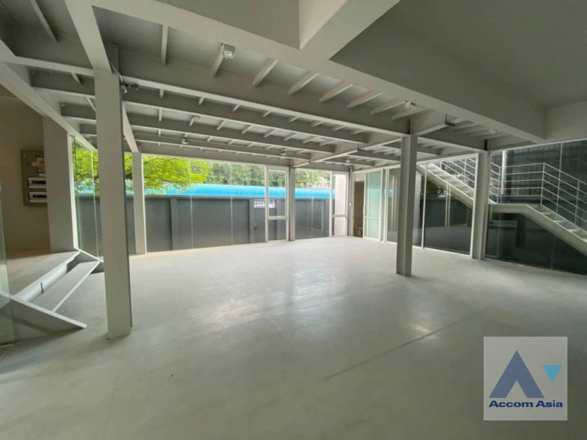  2  House for rent and sale in Sukhumvit ,Bangkok BTS Thong Lo AA44131