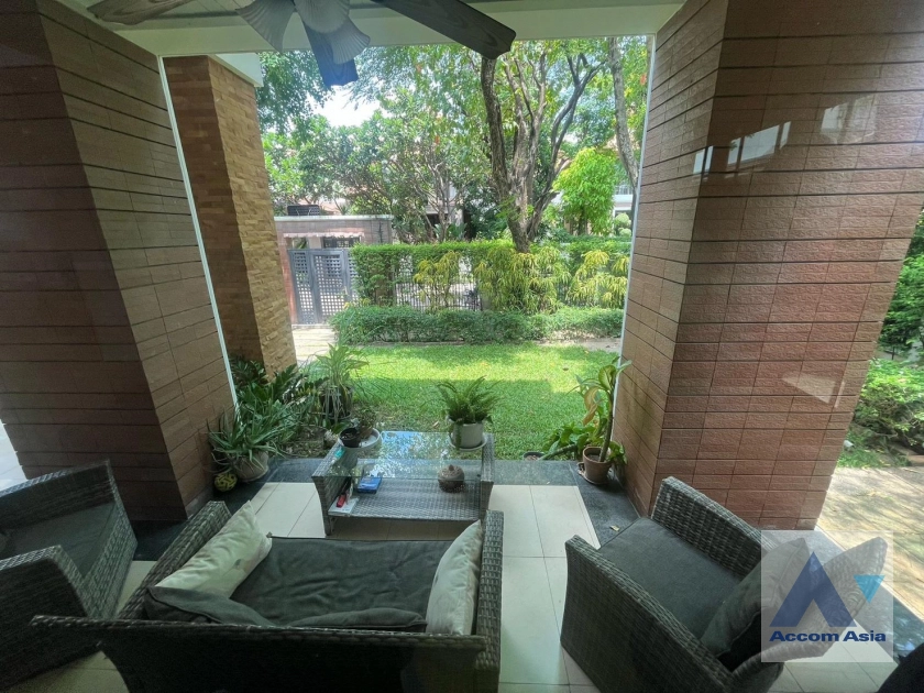 14  3 br House for rent and sale in Pattanakarn ,Bangkok  at Peaceful compound AA44134
