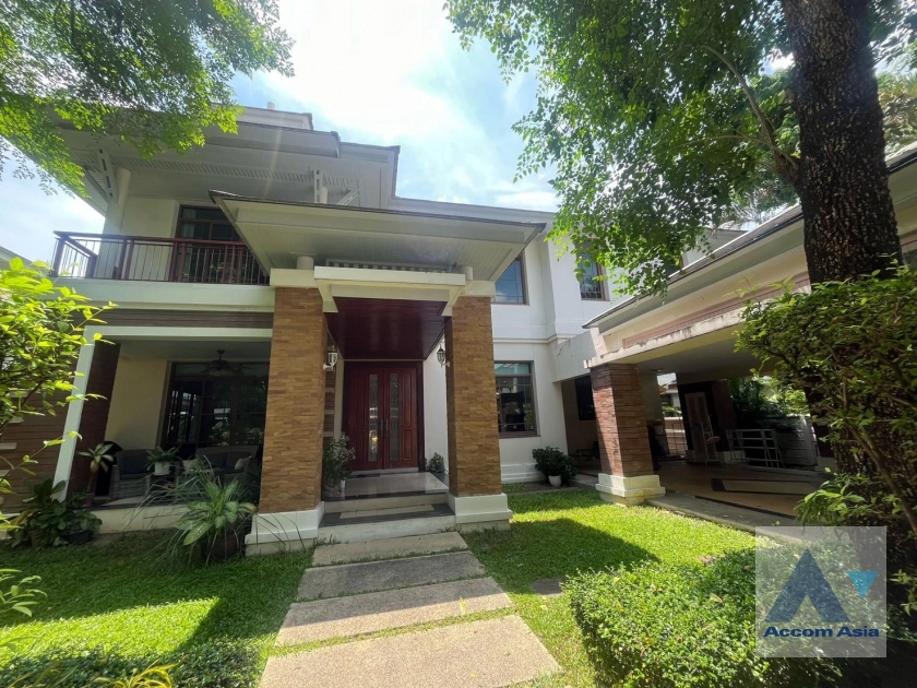 unit 3 Bedrooms  House For Rent & Sale in Pattanakarn, Bangkok  (AA44134)
