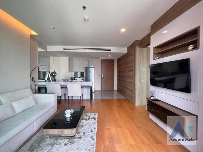unit 1 Bedroom  Condominium For Rent in Silom, Bangkok  near BTS Chong Nonsi (AA44158)