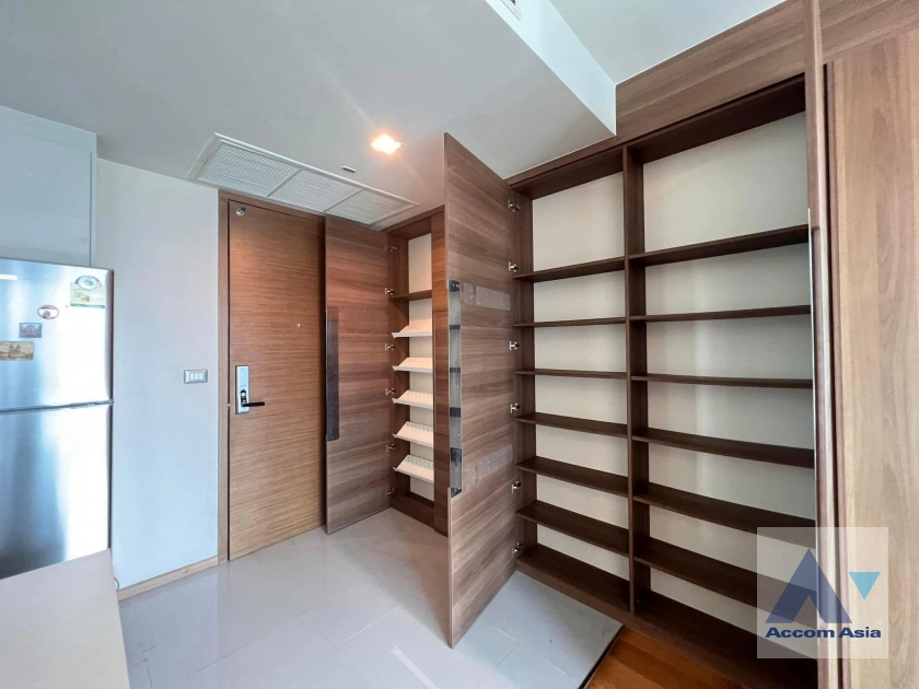 9  1 br Condominium For Rent in Silom ,Bangkok BTS Chong Nonsi at The Address Sathorn AA44158