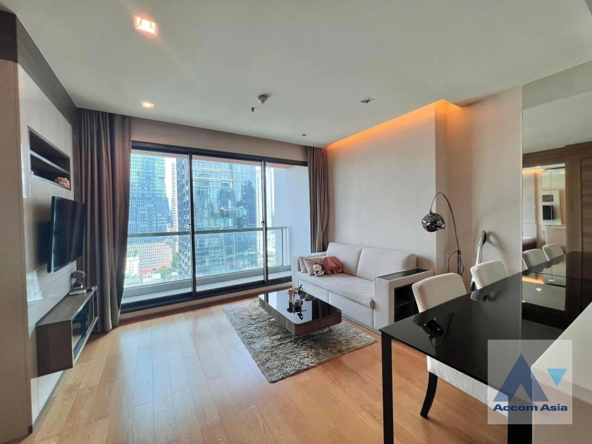 unit 1 Bedroom  Condominium For Rent in Silom, Bangkok  near BTS Chong Nonsi (AA44158)