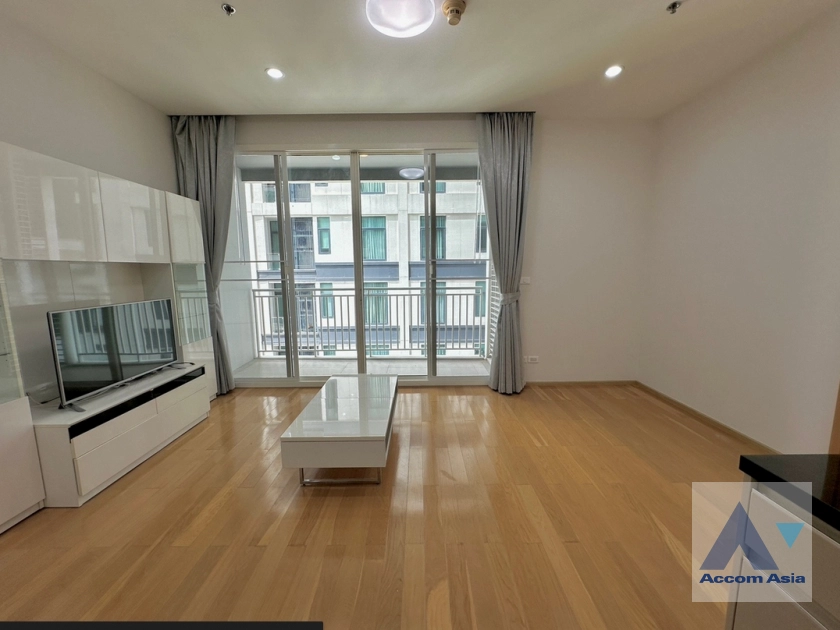 unit 1 Bedroom  Condominium For Sale in Sukhumvit, Bangkok  near BTS Ekkamai (AA44165)