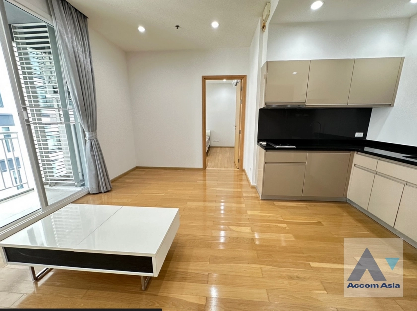unit 1 Bedroom  Condominium For Sale in Sukhumvit, Bangkok  near BTS Ekkamai (AA44165)