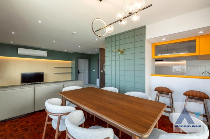 unit 2 Bedrooms  Apartment For Rent in Sukhumvit, Bangkok  near BTS Phrom Phong (AA44166)