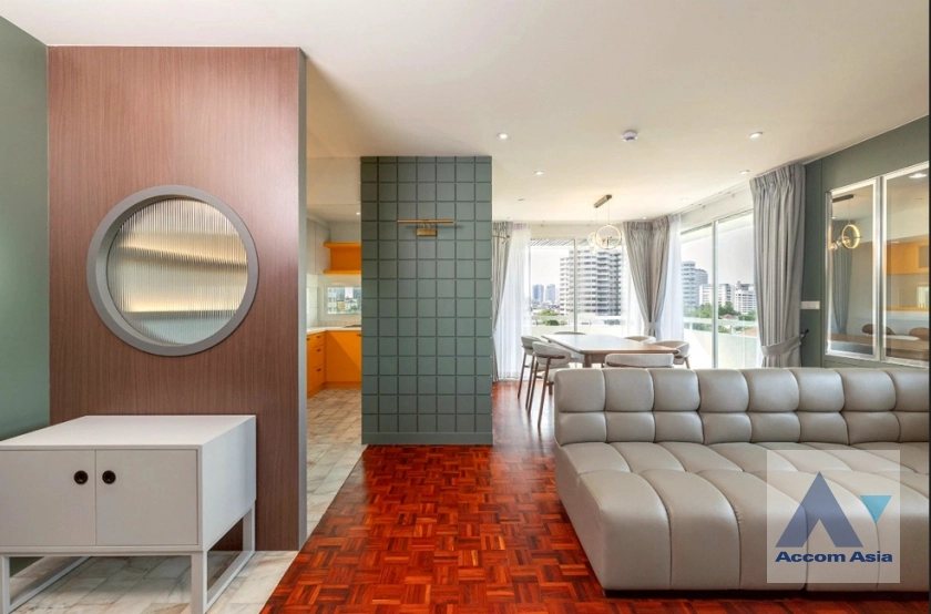 6  2 br Apartment For Rent in Sukhumvit ,Bangkok BTS Phrom Phong at Low-rise apartment in the city center AA44166