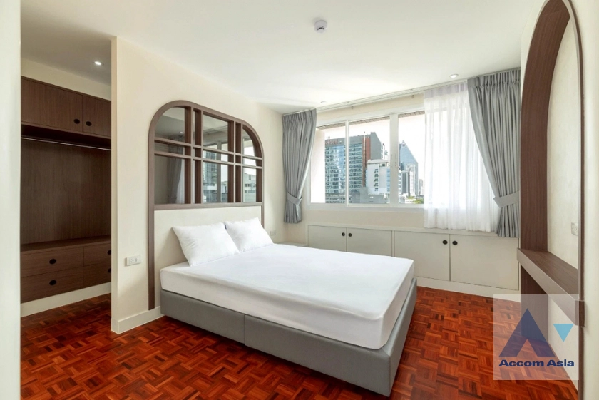 15  2 br Apartment For Rent in Sukhumvit ,Bangkok BTS Phrom Phong at Low-rise apartment in the city center AA44166