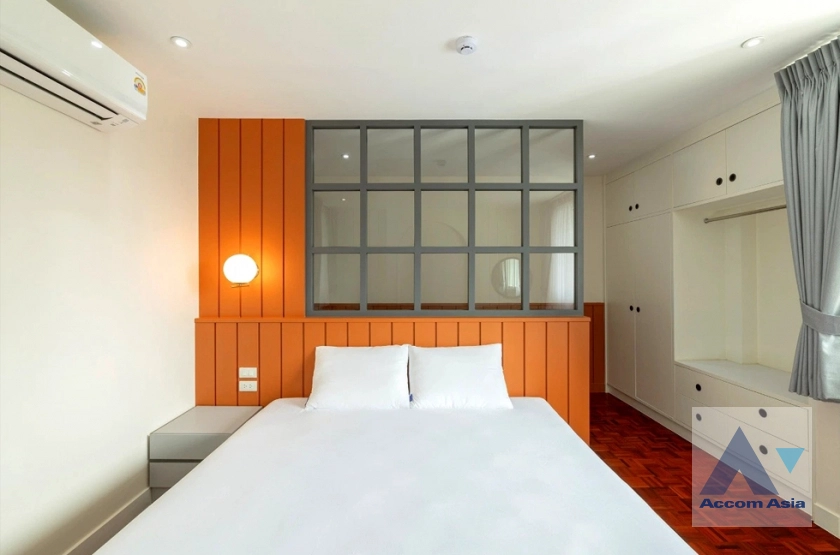 18  2 br Apartment For Rent in Sukhumvit ,Bangkok BTS Phrom Phong at Low-rise apartment in the city center AA44166