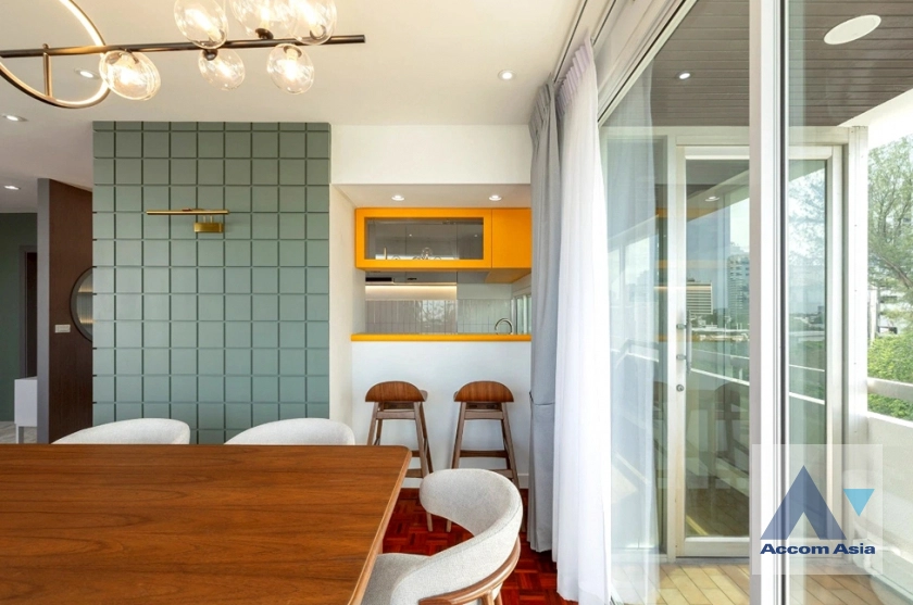 14  2 br Apartment For Rent in Sukhumvit ,Bangkok BTS Phrom Phong at Low-rise apartment in the city center AA44166