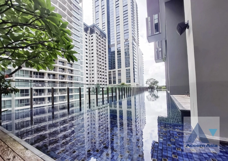 unit 2 Bedrooms  Condominium For Rent & Sale in Ploenchit, Bangkok  near BTS Ratchadamri (AA44175)