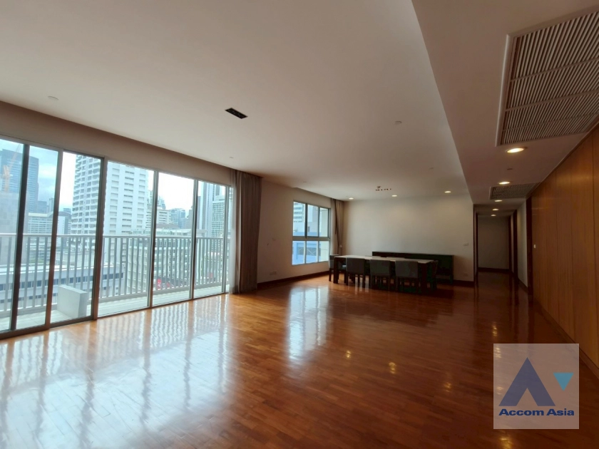 unit 3 Bedrooms  Apartment For Rent & Sale in Sukhumvit, Bangkok  near BTS Ratchadamri (AA44177)