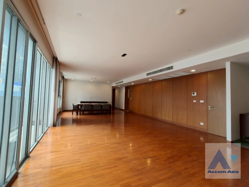 unit 3 Bedrooms  Apartment For Rent & Sale in Sukhumvit, Bangkok  near BTS Ratchadamri (AA44177)
