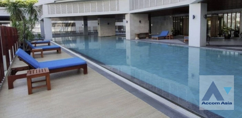 unit 3 Bedrooms  Apartment For Rent in Sukhumvit, Bangkok  near BTS Ratchadamri (AA44179)