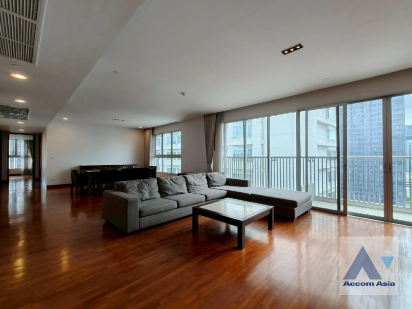unit 4 Bedrooms  Apartment For Rent & Sale in Sukhumvit, Bangkok  near BTS Ratchadamri (AA44181)