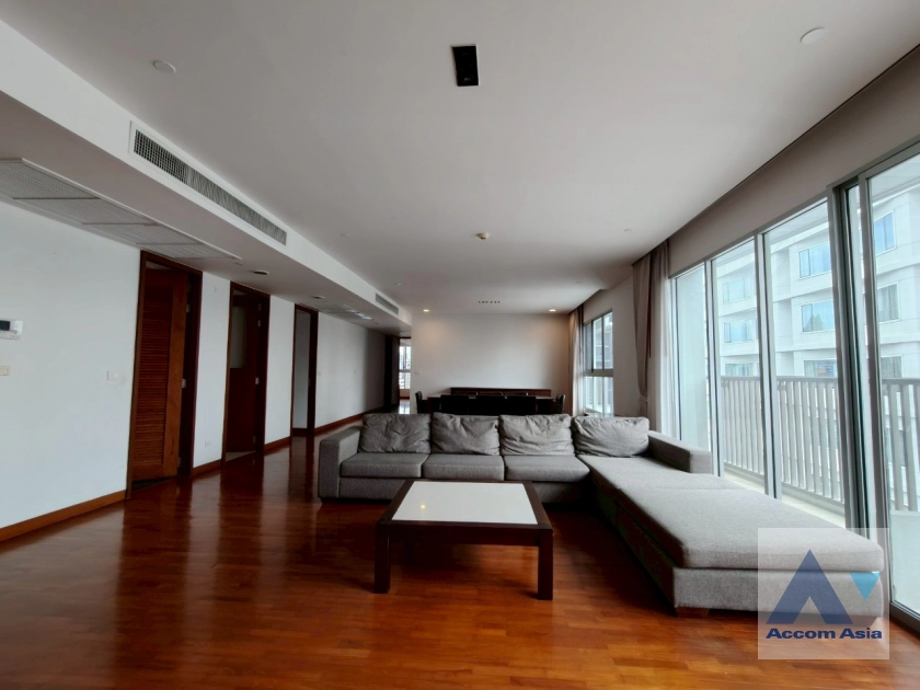 unit 4 Bedrooms  Apartment For Rent & Sale in Sukhumvit, Bangkok  near BTS Ratchadamri (AA44181)