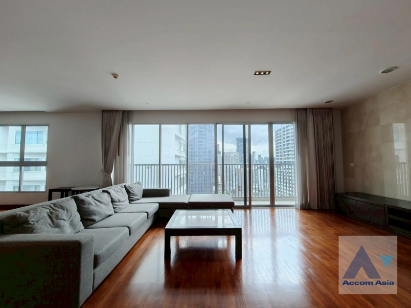 unit 4 Bedrooms  Apartment For Rent & Sale in Sukhumvit, Bangkok  near BTS Ratchadamri (AA44181)