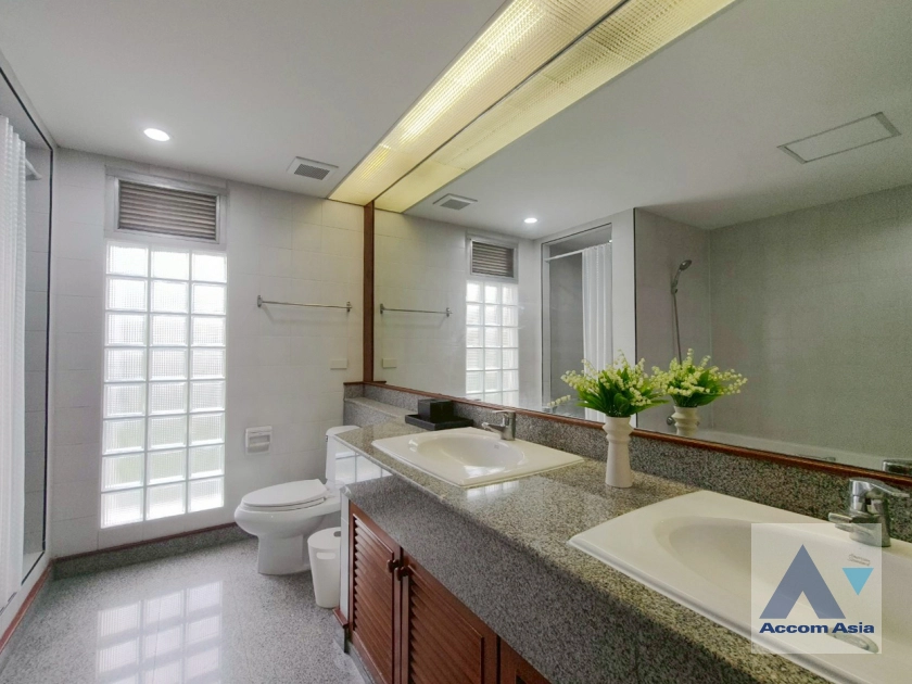15  3 br Apartment for rent and sale in Sukhumvit ,Bangkok BTS Phrom Phong at Thai Colonial Style AA44186