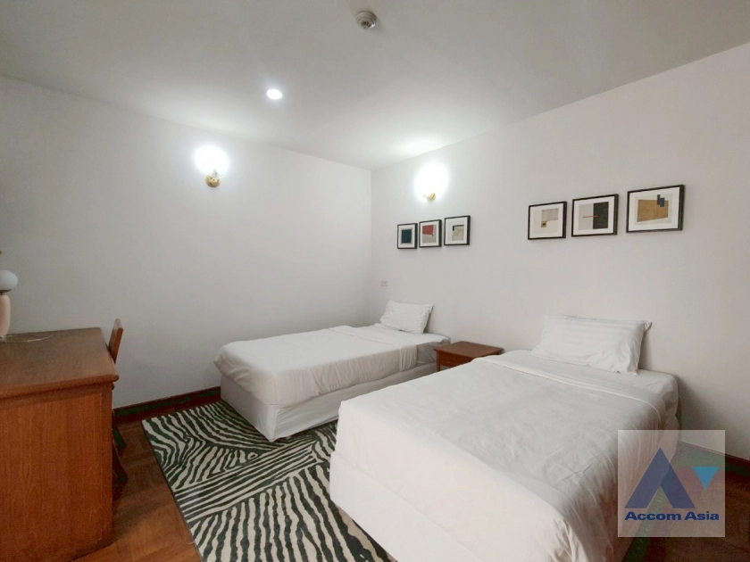 20  3 br Apartment for rent and sale in Sukhumvit ,Bangkok BTS Phrom Phong at Thai Colonial Style AA44186