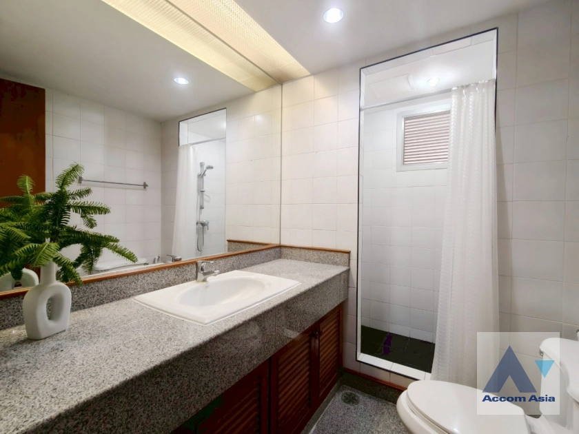 24  3 br Apartment for rent and sale in Sukhumvit ,Bangkok BTS Phrom Phong at Thai Colonial Style AA44186