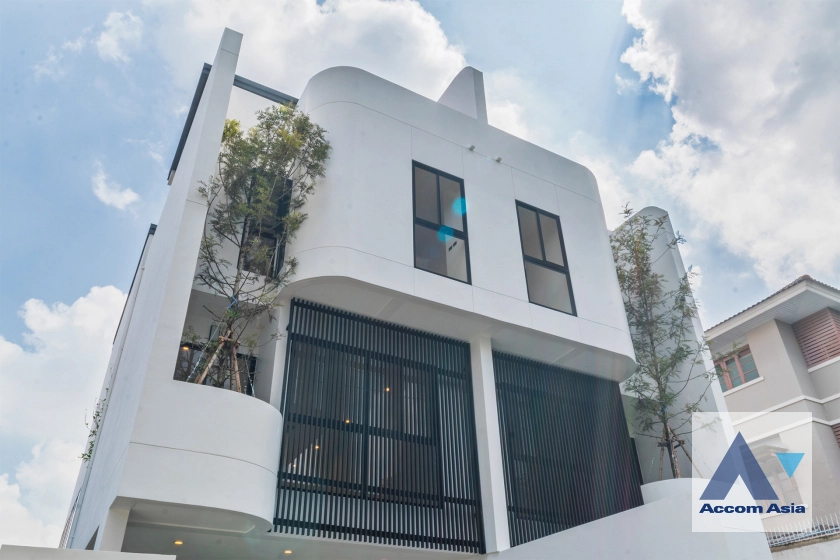  2  3 br House For Sale in Sukhumvit ,Bangkok BTS Punnawithi at THE SHADE 101 AA44187