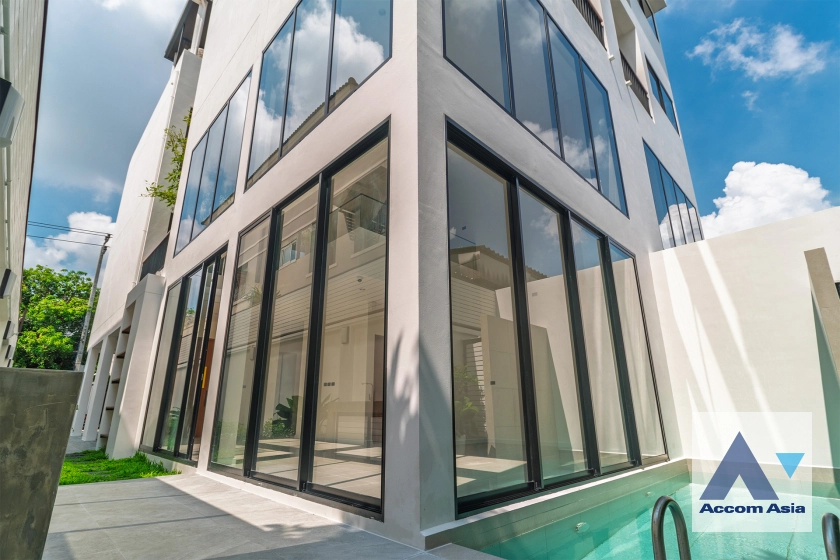  1  3 br House For Sale in Sukhumvit ,Bangkok BTS Punnawithi at THE SHADE 101 AA44187