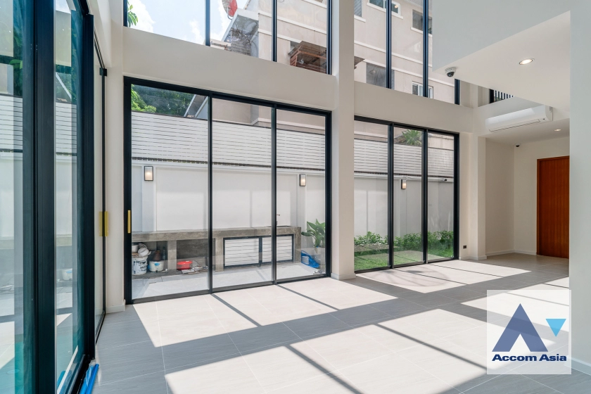 6  3 br House For Sale in Sukhumvit ,Bangkok BTS Punnawithi at THE SHADE 101 AA44187