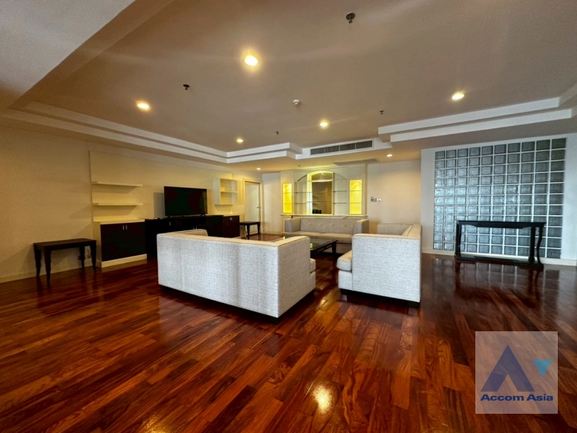 unit 3 Bedrooms  Apartment For Rent & Sale in Sukhumvit, Bangkok  near BTS Thong Lo (AA44188)