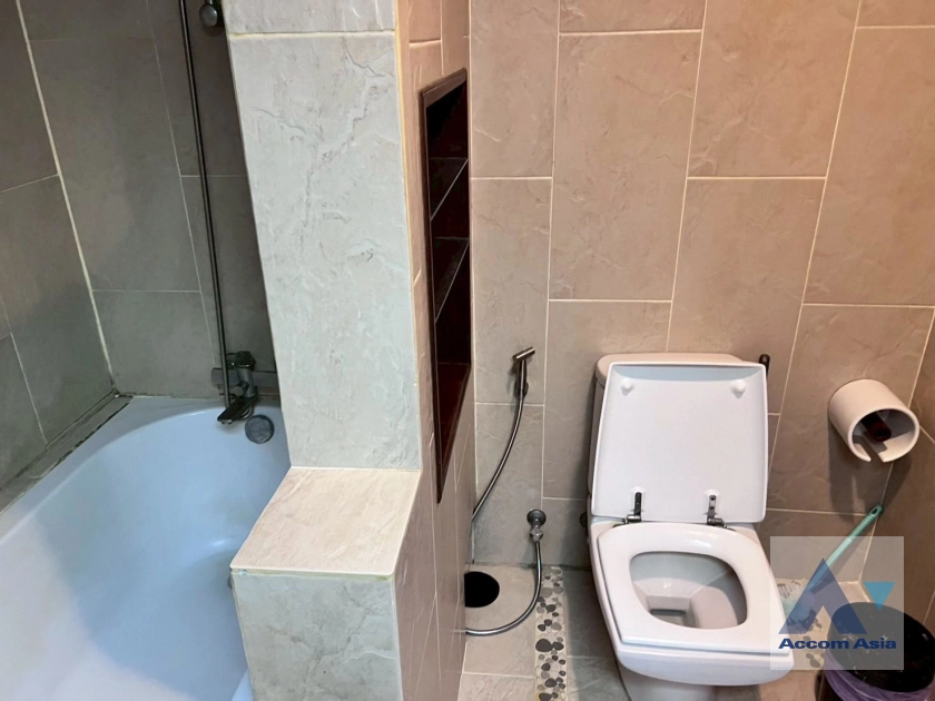 16  2 br Condominium for rent and sale in Ploenchit ,Bangkok BTS Ploenchit at Witthayu Complex AA44193