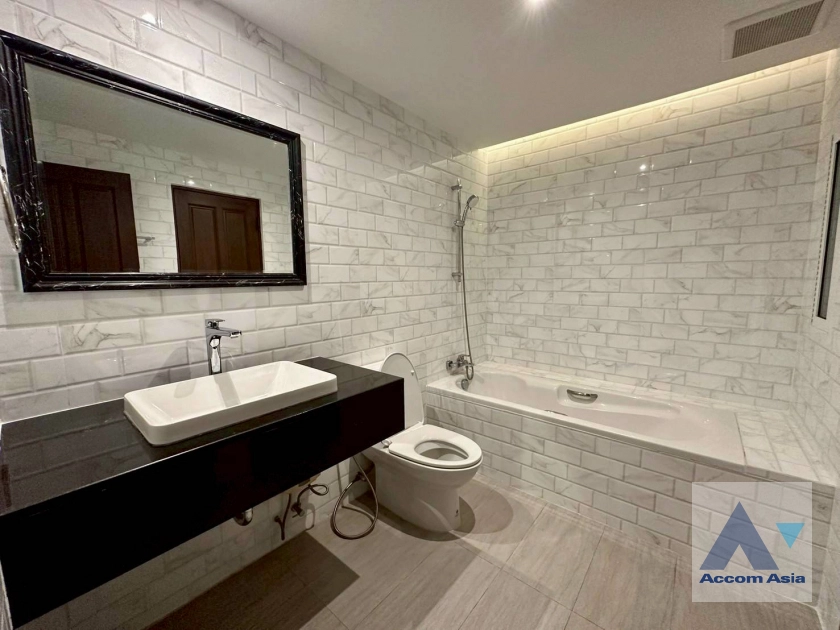 14  3 br Condominium for rent and sale in Sukhumvit ,Bangkok BTS Nana at Newton Tower AA44194