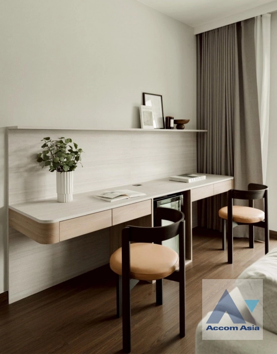 unit 5 Bedrooms  House For Rent in Samutprakan, Samutprakan  near BTS Bang Na (AA44197)