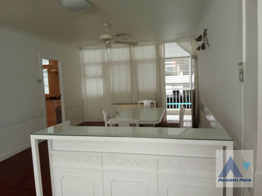  1  3 br Apartment For Rent in Sukhumvit ,Bangkok BTS Asok - MRT Sukhumvit at Easy to access BTS and MRT AA44203