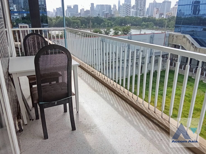 unit 3 Bedrooms  Apartment For Rent in Sukhumvit, Bangkok  near BTS Asok - MRT Sukhumvit (AA44203)