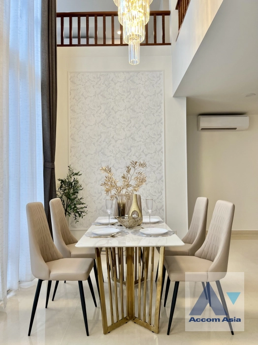 5  5 br House for rent and sale in Ratchadaphisek ,Bangkok MRT Huai Khwang AA44204