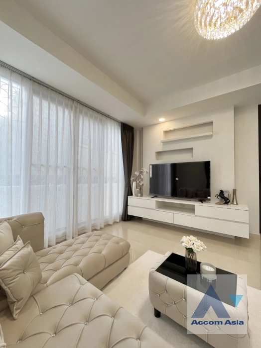 unitFully Furnished, Big Balcony |  5 Bedrooms  House For Rent & Sale in Ratchadaphisek, Bangkok  near MRT Huai Khwang (AA44204)