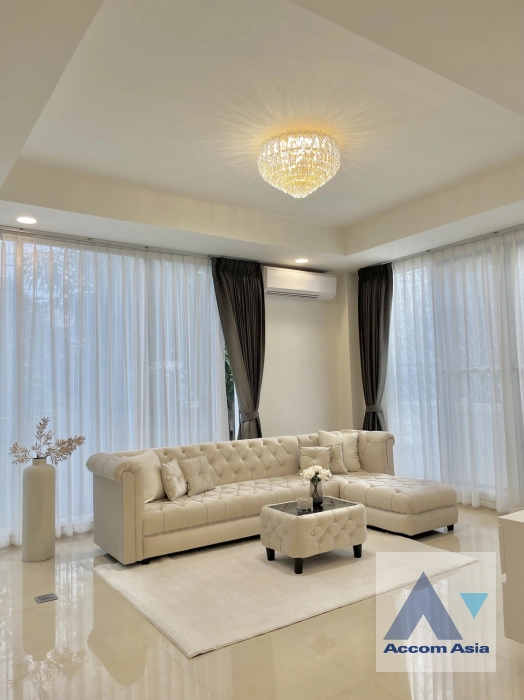 unitFully Furnished, Big Balcony |  5 Bedrooms  House For Rent & Sale in Ratchadaphisek, Bangkok  near MRT Huai Khwang (AA44204)
