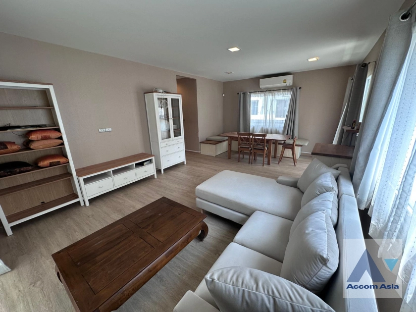 unit 3 Bedrooms  House For Rent in Latkrabang, Bangkok  (AA44208)