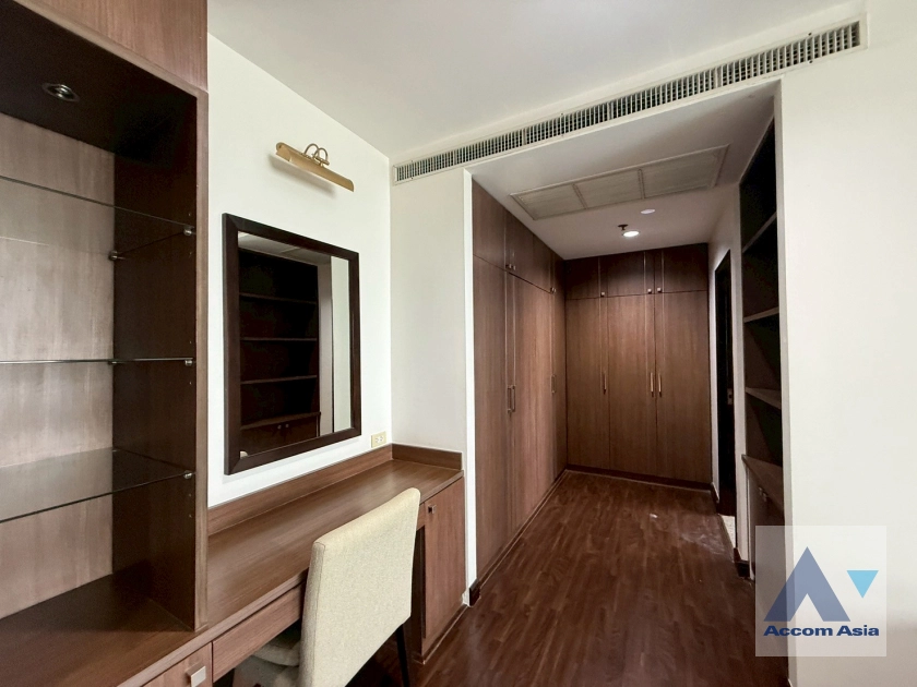 11  2 br Apartment for rent and sale in Sukhumvit ,Bangkok BTS Ekkamai at High-Rise Living with a Large Balcony Apartment in Ekkamai AA44209