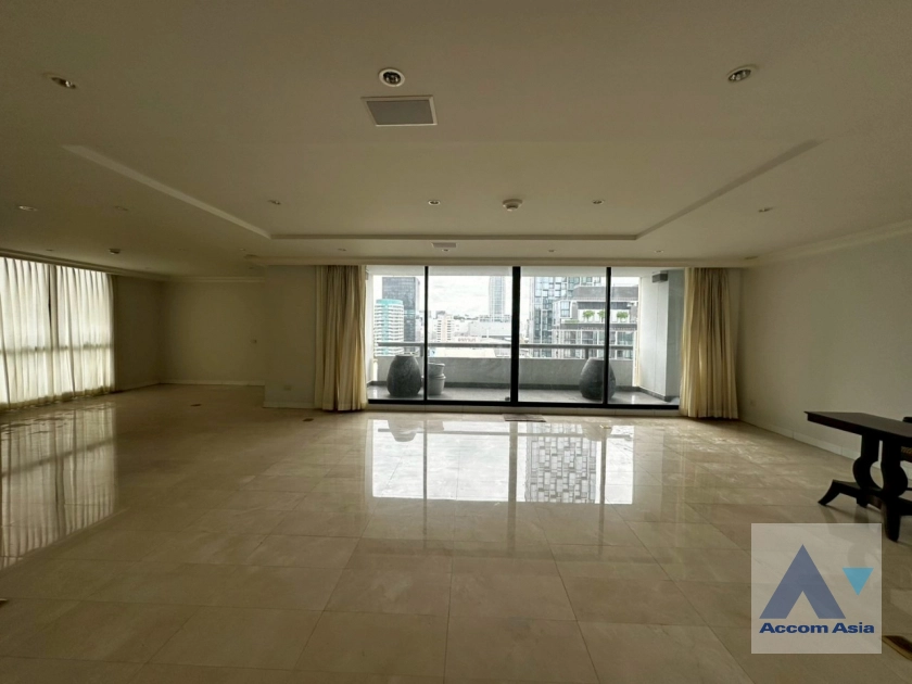 5  4 br Condominium For Sale in Ploenchit ,Bangkok BTS Chitlom at Somkid Gardens AA44225