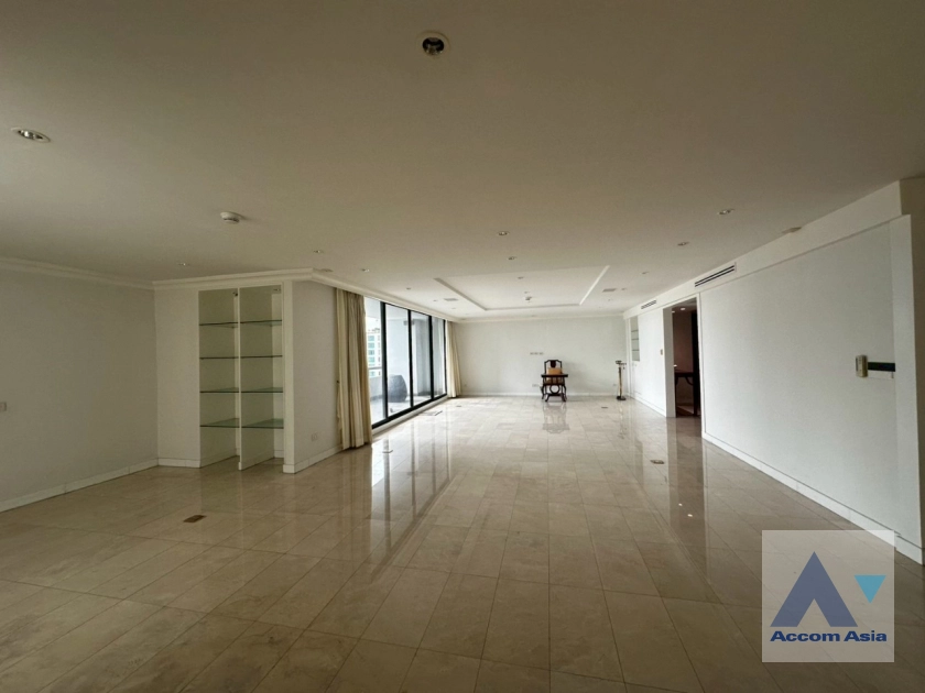 Somkid Gardens Condominium  4 Bedroom for Sale BTS Chitlom in Ploenchit Bangkok