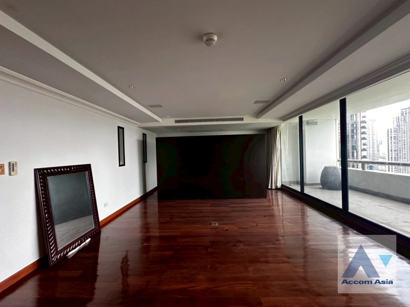 12  4 br Condominium For Sale in Ploenchit ,Bangkok BTS Chitlom at Somkid Gardens AA44225