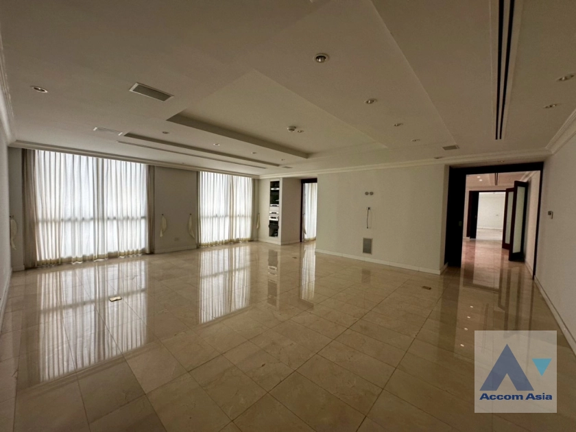 9  4 br Condominium For Sale in Ploenchit ,Bangkok BTS Chitlom at Somkid Gardens AA44225