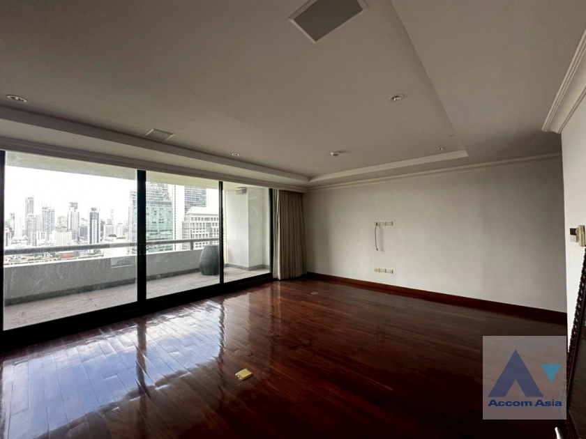 13  4 br Condominium For Sale in Ploenchit ,Bangkok BTS Chitlom at Somkid Gardens AA44225