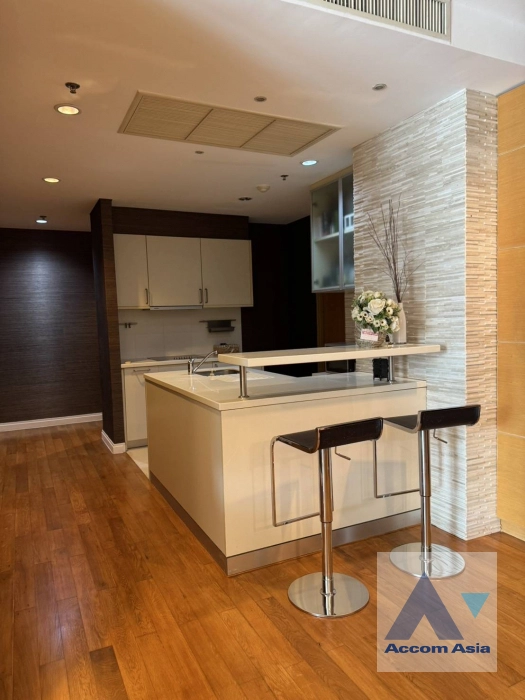 unitPet friendly |  3 Bedrooms  Condominium For Rent & Sale in Silom, Bangkok  near BTS Sala Daeng - MRT Silom (AA44226)