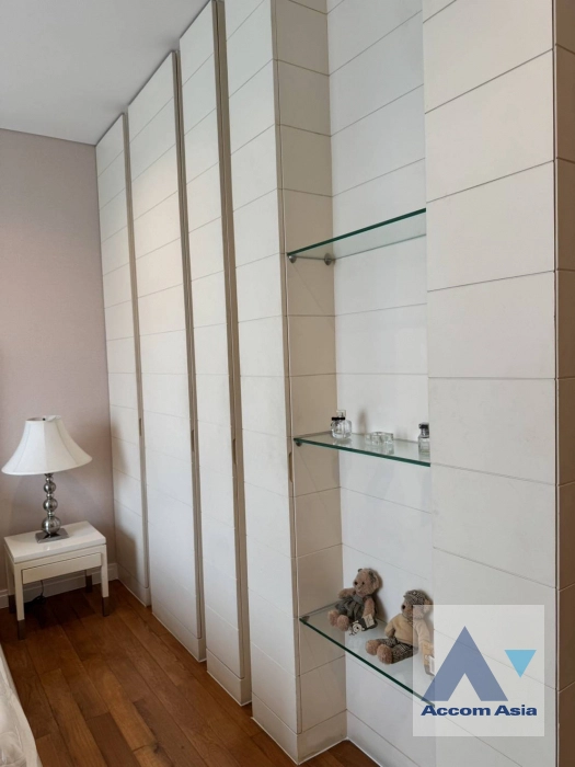 11  3 br Condominium for rent and sale in Silom ,Bangkok BTS Sala Daeng - MRT Silom at Royal Saladaeng AA44226