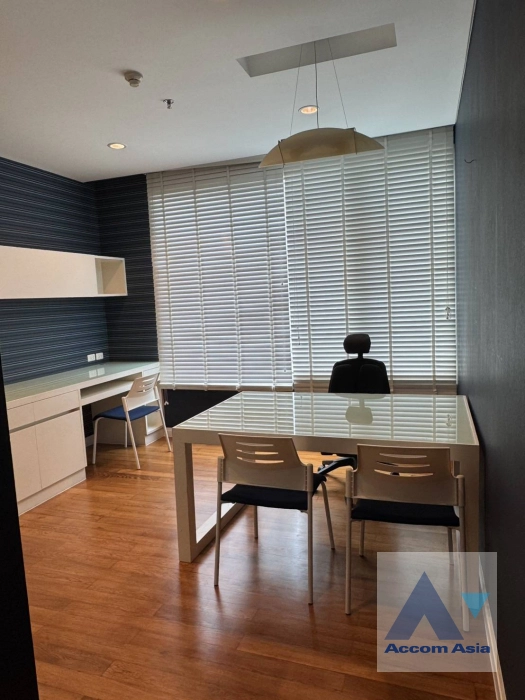7  3 br Condominium for rent and sale in Silom ,Bangkok BTS Sala Daeng - MRT Silom at Royal Saladaeng AA44226