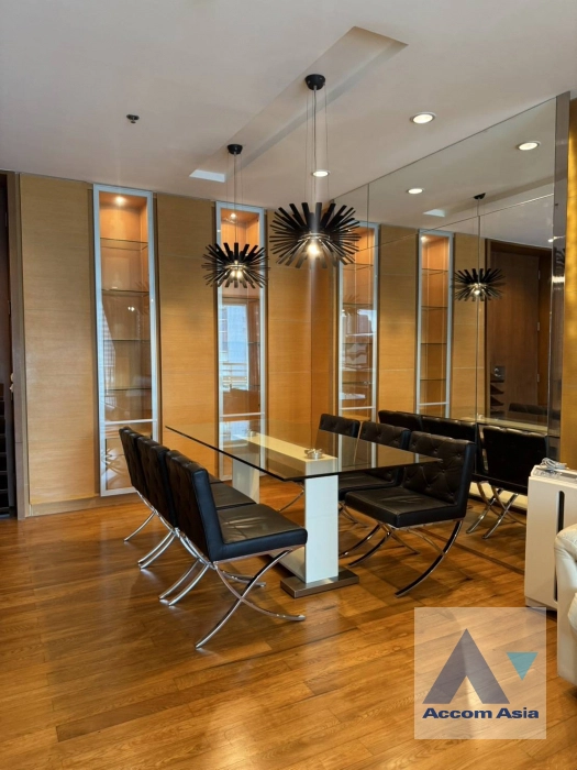 5  3 br Condominium for rent and sale in Silom ,Bangkok BTS Sala Daeng - MRT Silom at Royal Saladaeng AA44226